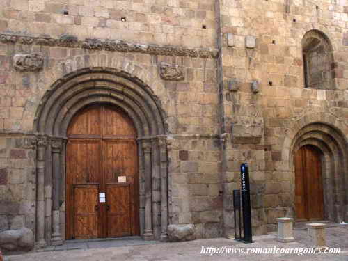 FACHADA DE PONIENTE. PORTADA CENTRAL Y SUR